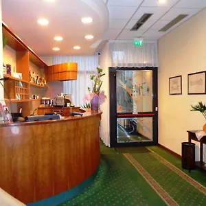 Select Hotel